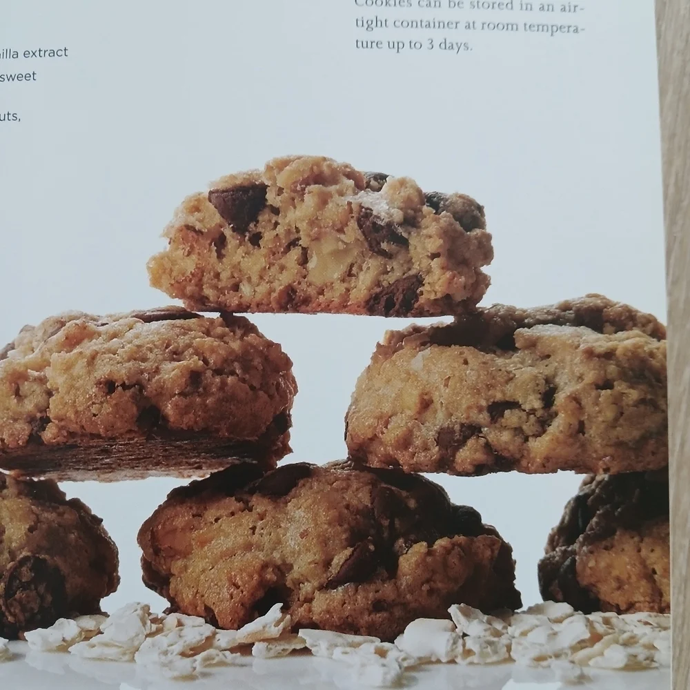 MARTHA STEWART'S COOKIES Cookbook First Edition, Tenth Printing Softcover Fine
